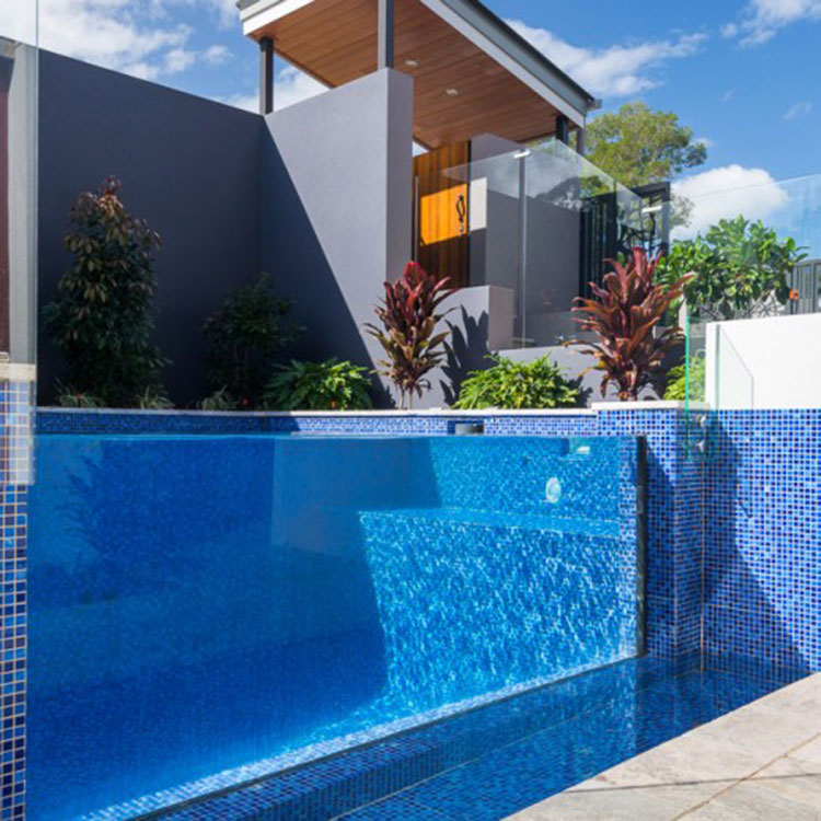How to clean an acrylic swimming pool
